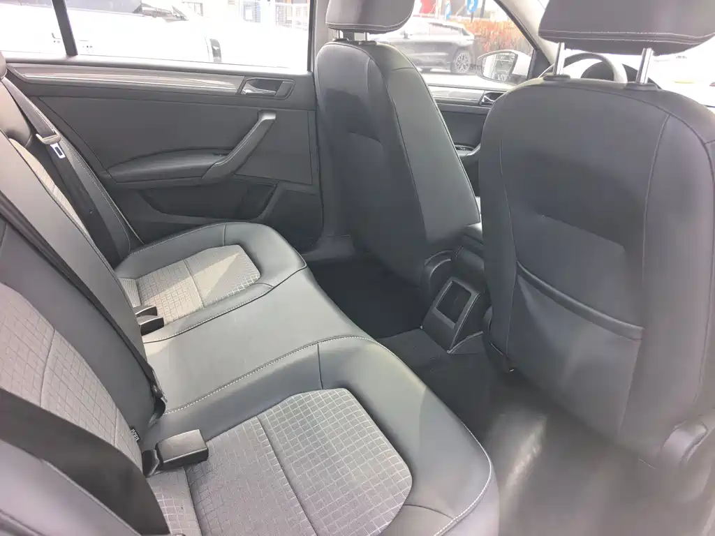 Volkswagen Volkswagen Santana 2016 1.6L Automatic Comfort Edition 2018 - thumbnail 19