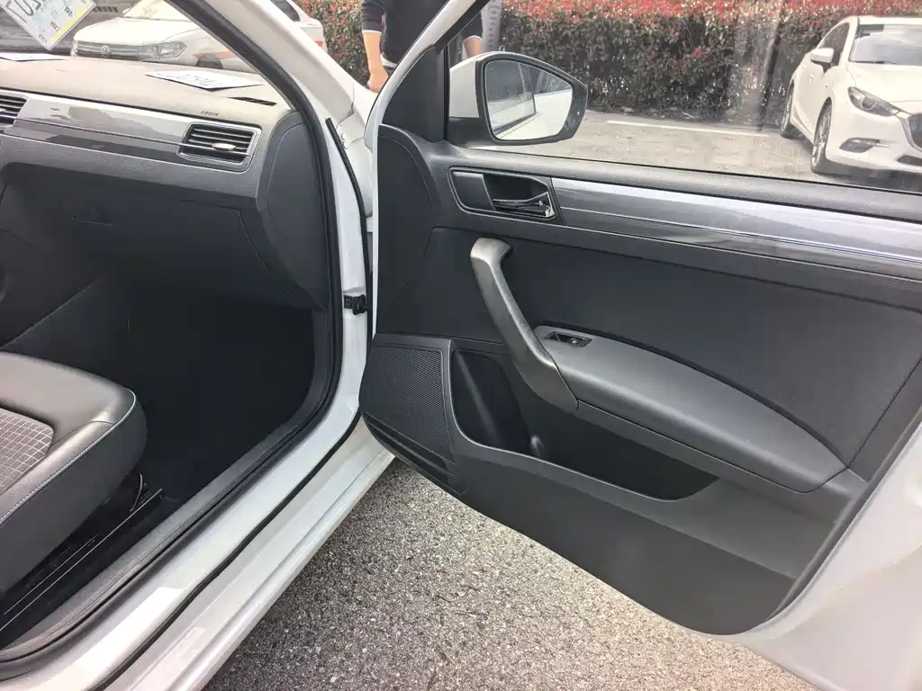 Volkswagen Volkswagen Santana 2016 1.6L Automatic Comfort Edition 2018 - thumbnail 24