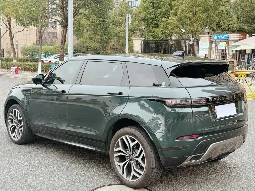Land Rover Range Rover Evoque 2024 Range Rover Evoque L SE Prestige Light Edition 2025 - thumbnail 5