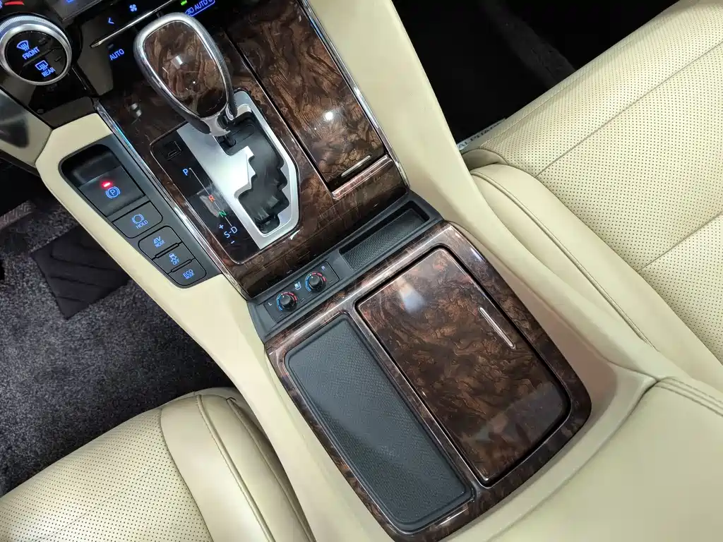 Toyota Toyota Alphard 2019 Dual Engine 2.5L Luxury Version 2020 - thumbnail 10