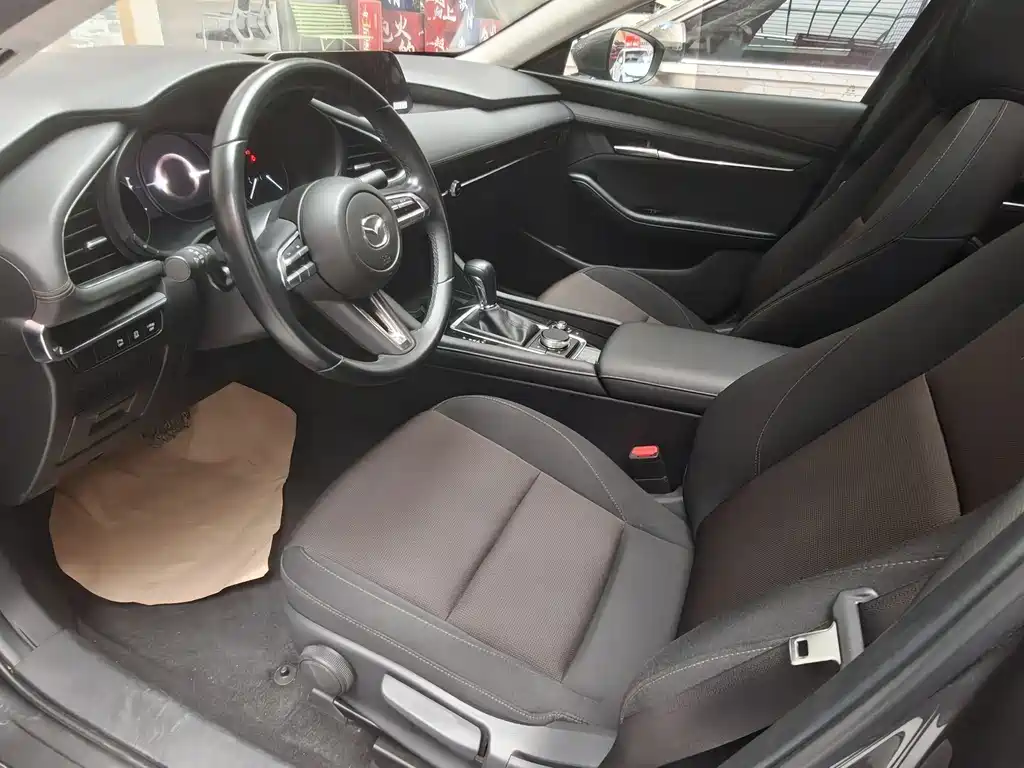 Mazda Mazda 3 Axela 2021 2.0L Automatic Premium Edition 2021 - thumbnail 9