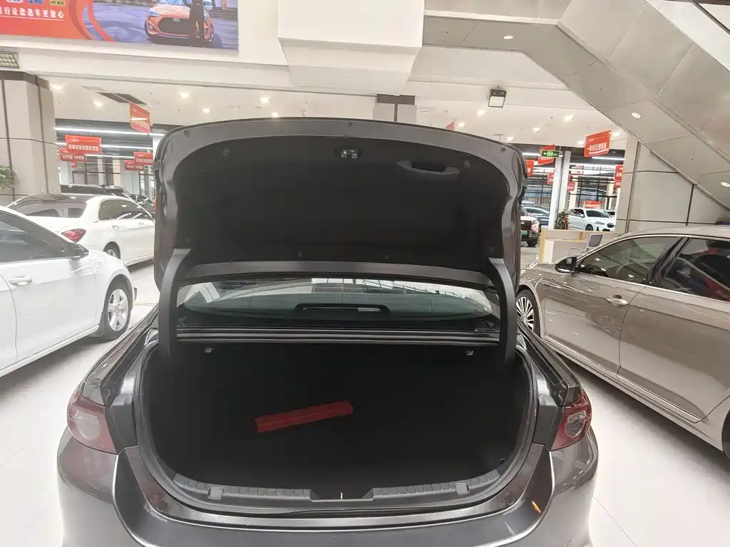 Mazda Mazda 3 Axela 2021 2.0L Automatic Premium Edition 2021 - thumbnail 12