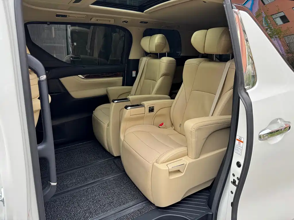 Toyota Alphard 2018 Model Year Facelift 3.5L Luxury Version 2018 - thumbnail 5