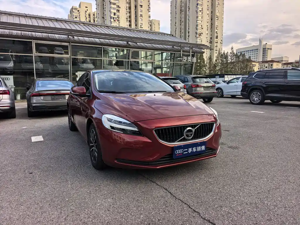 Volvo Volvo V40 2019 T3 Momentum 2019 - thumbnail 2