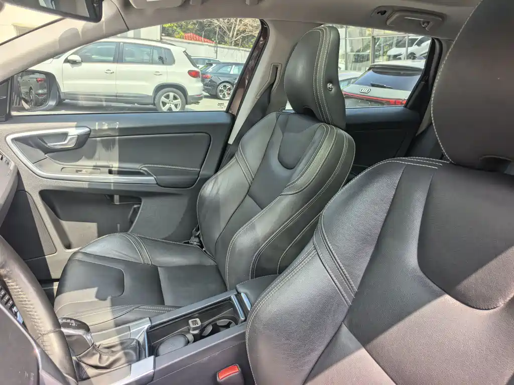Volvo Volvo XC60 2016 T5 AWD Intelligent Edition 2016 - thumbnail 10