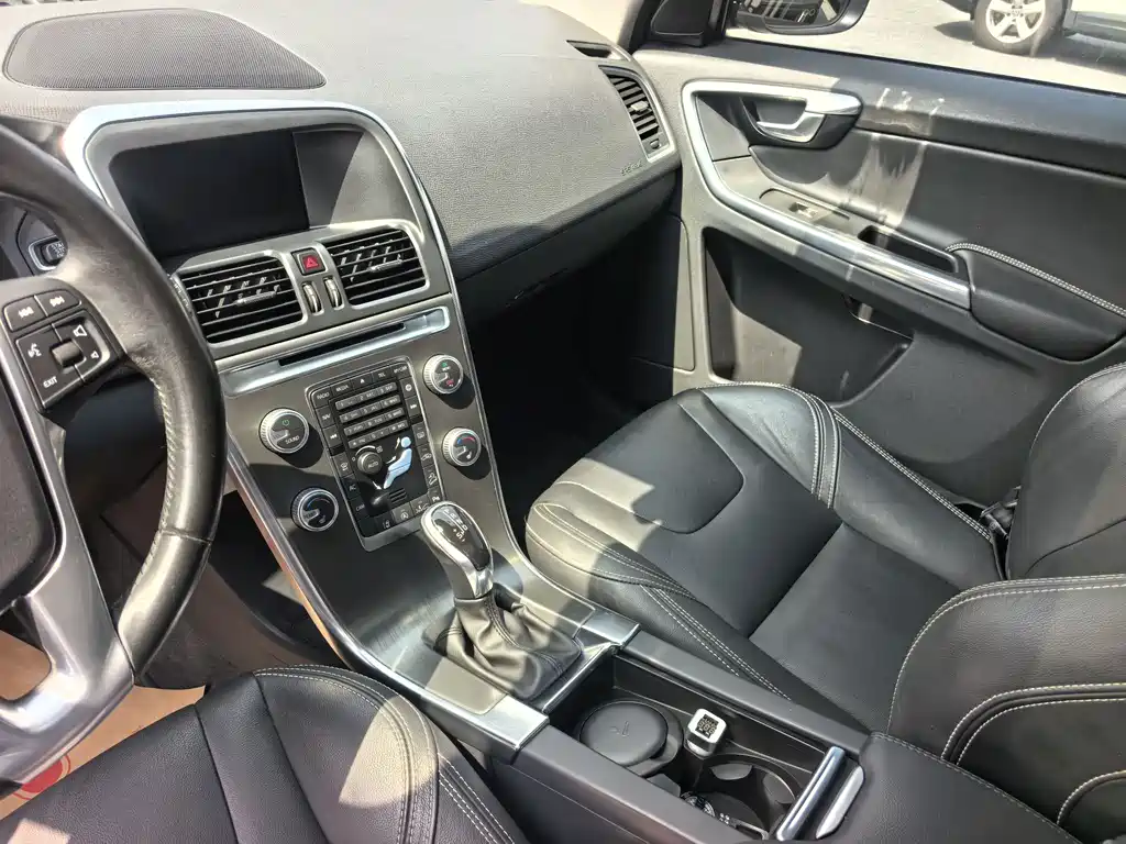 Volvo Volvo XC60 2016 T5 AWD Intelligent Edition 2016 - thumbnail 13