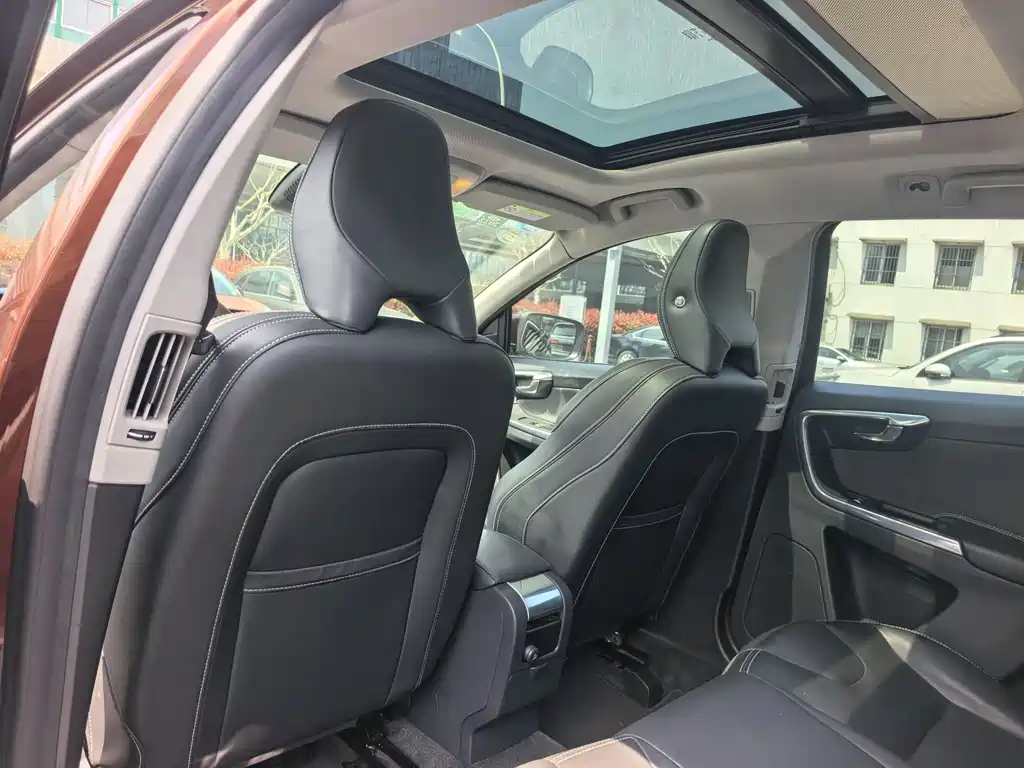 Volvo Volvo XC60 2016 T5 AWD Intelligent Edition 2016 - thumbnail 16