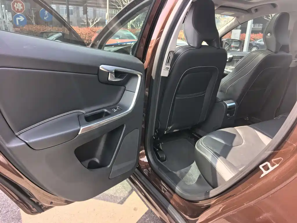 Volvo Volvo XC60 2016 T5 AWD Intelligent Edition 2016 - thumbnail 17