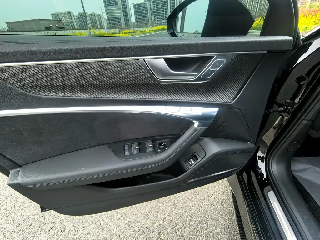 Audi Audi RS 6 2024 RS 6 4.0T Avant Performance 2025 - thumbnail 13