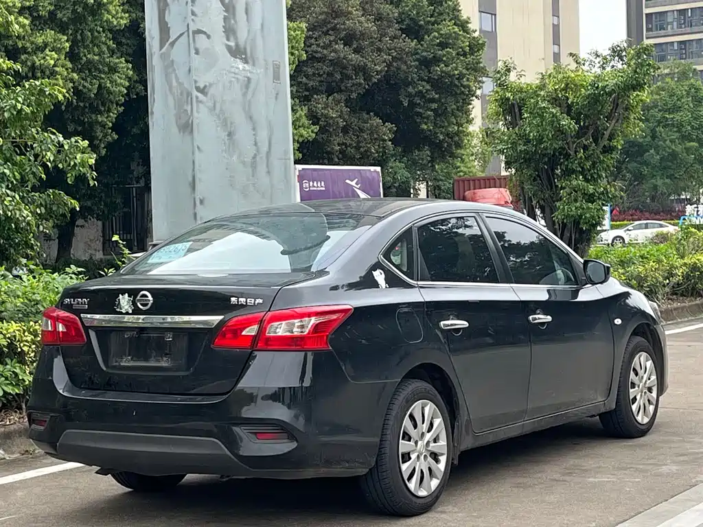 Nissan Nissan Sylphy 2019 Classic 1.6XE CVT Comfort Edition 2020 - thumbnail 5