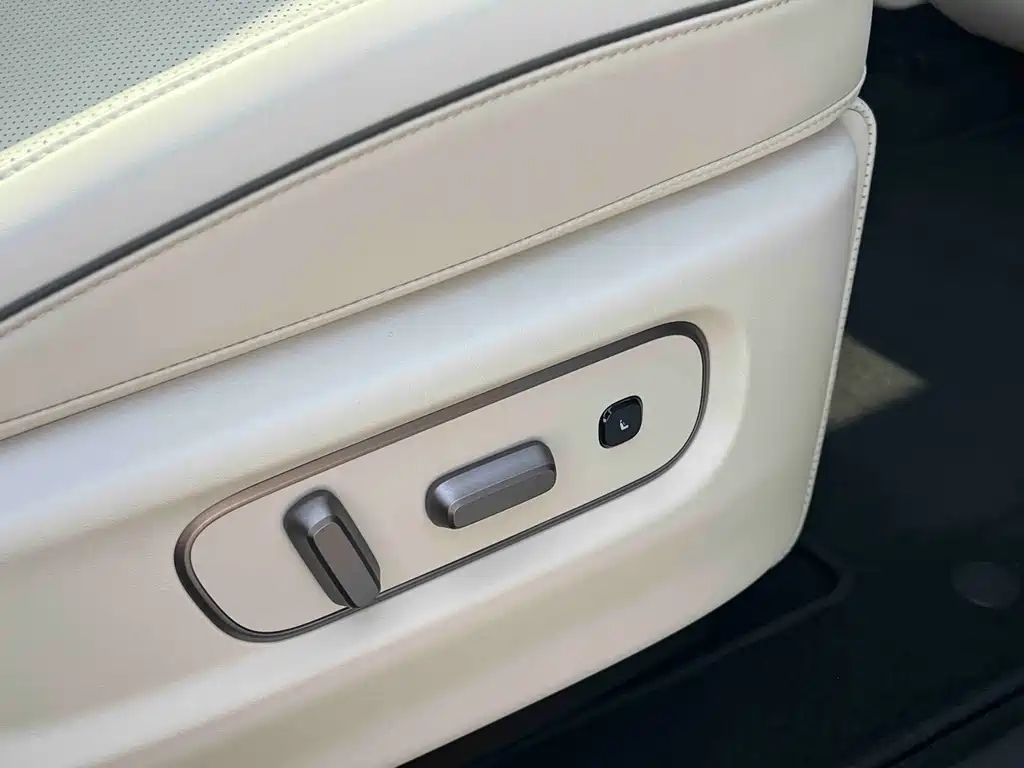 Li Auto Li i8 2025 Standard Edition 2025 - thumbnail 16