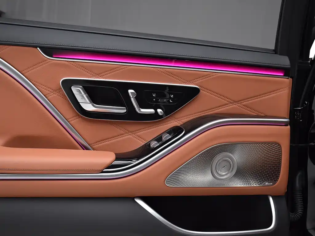 Mercedes-Benz Maybach S-Class 2022 S 480 4MATIC Intelligent Premium Special Edition 2022 - thumbnail 22