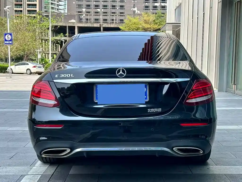 Mercedes-Benz Mercedes-Benz E-Class 2016 E 200 L Sport 2017 - thumbnail 5