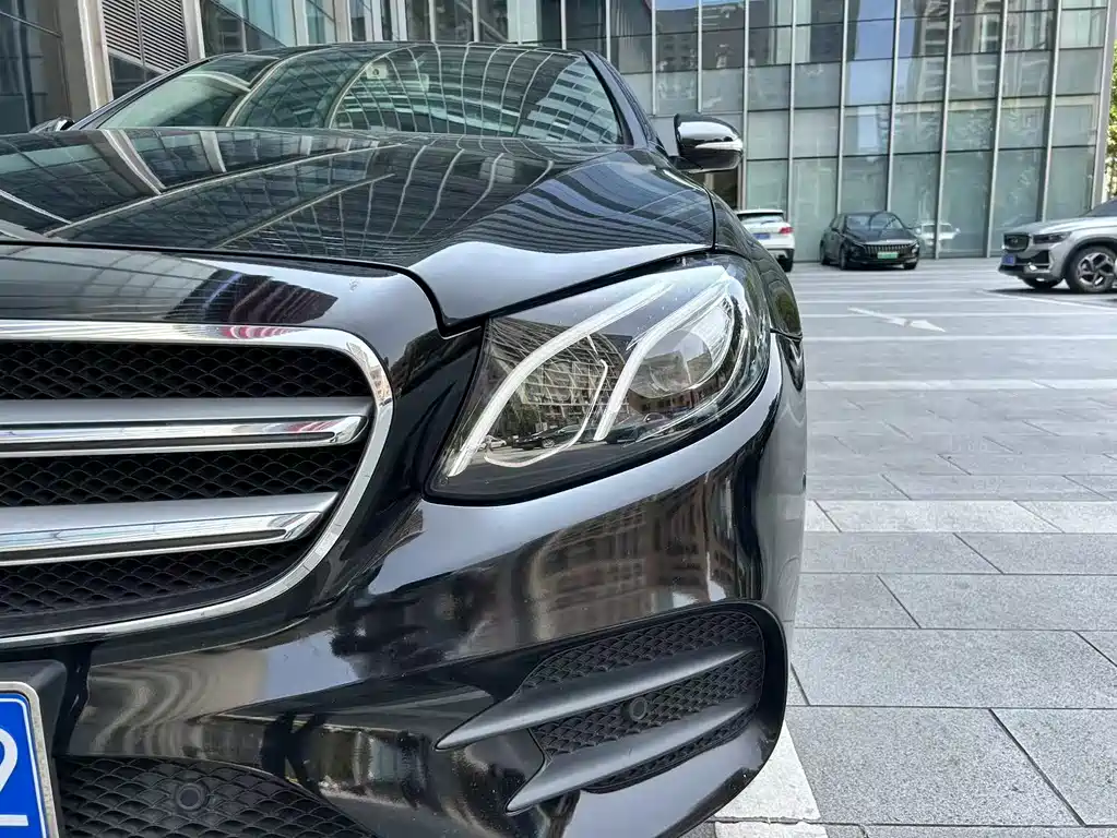Mercedes-Benz Mercedes-Benz E-Class 2016 E 200 L Sport 2017 - thumbnail 13