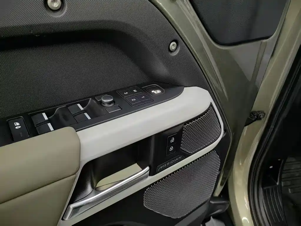 Land Rover Land Rover Defender 2020 110 P400 SE 2020 - thumbnail 10