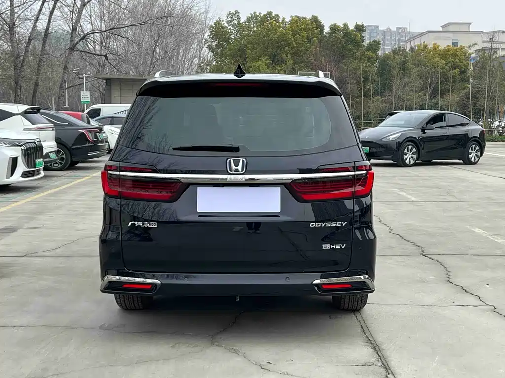 Honda Honda Odyssey 2024 2.0L e:HEV Sharp Joy Edition 2025 - thumbnail 4