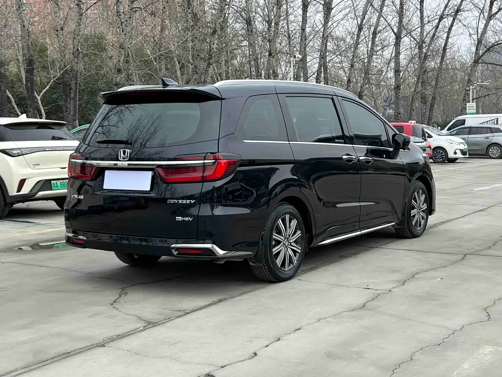 Honda Honda Odyssey 2024 2.0L e:HEV Sharp Joy Edition 2025 - thumbnail 6
