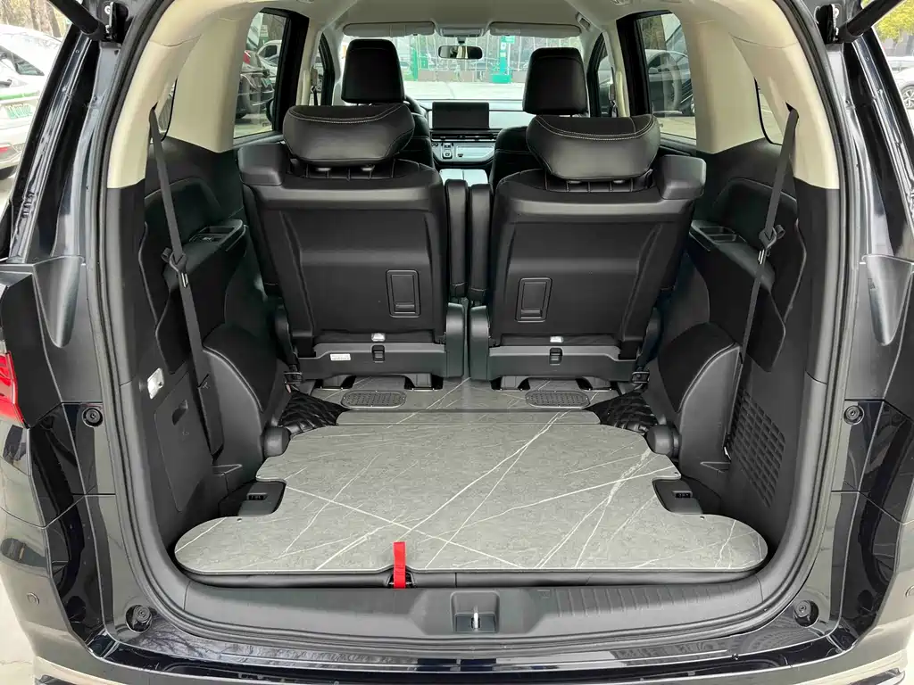 Honda Honda Odyssey 2024 2.0L e:HEV Sharp Joy Edition 2025 - thumbnail 7