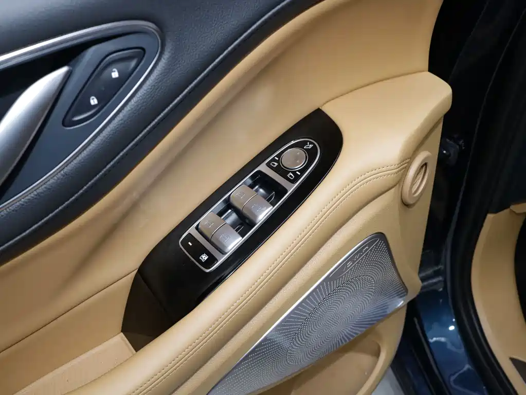 Lantu Automobile Lantu Dreamer 2025 PHEV AWD Flagship Kunpeng Edition 2025 - thumbnail 6
