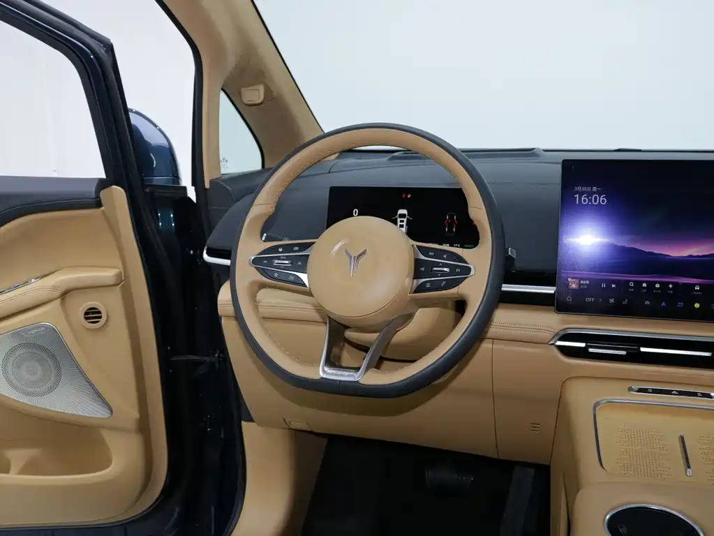 Lantu Automobile Lantu Dreamer 2025 PHEV AWD Flagship Kunpeng Edition 2025 - thumbnail 13