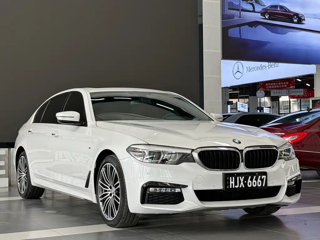 BMW BMW 5 Series 2018 Facelift 530Li Leading Model M Sport Package 2018 - thumbnail 3