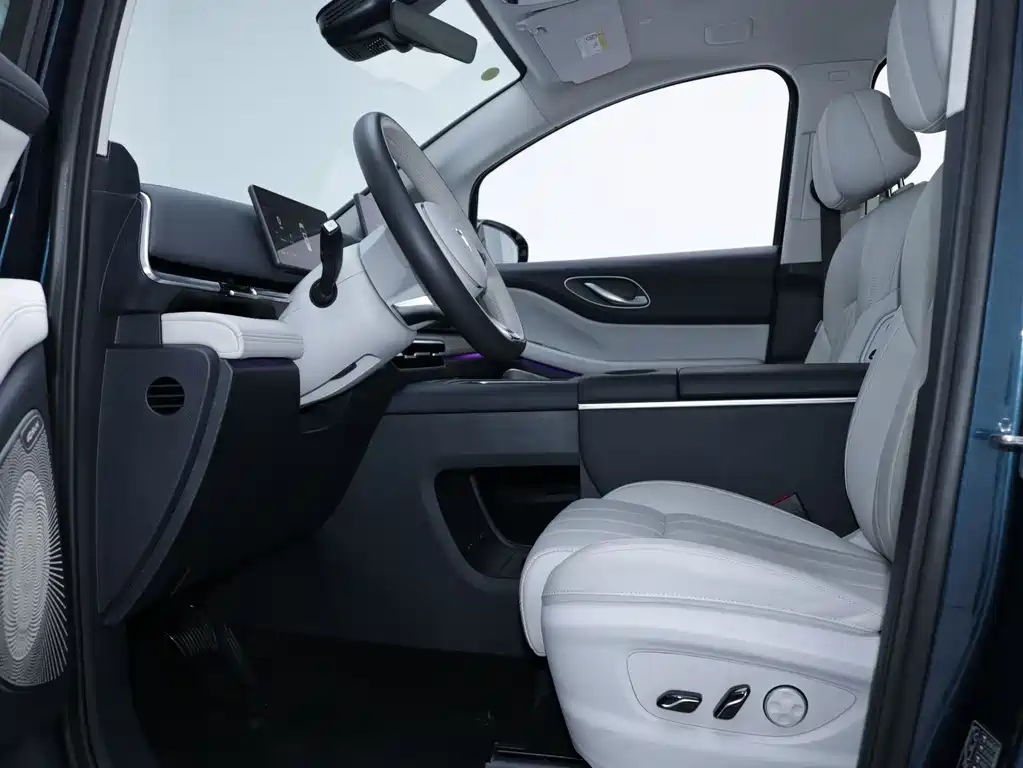 Lantu Automobile Lantu Dreamer 2025 PHEV AWD Premium Kunpeng Edition 2025 - thumbnail 6