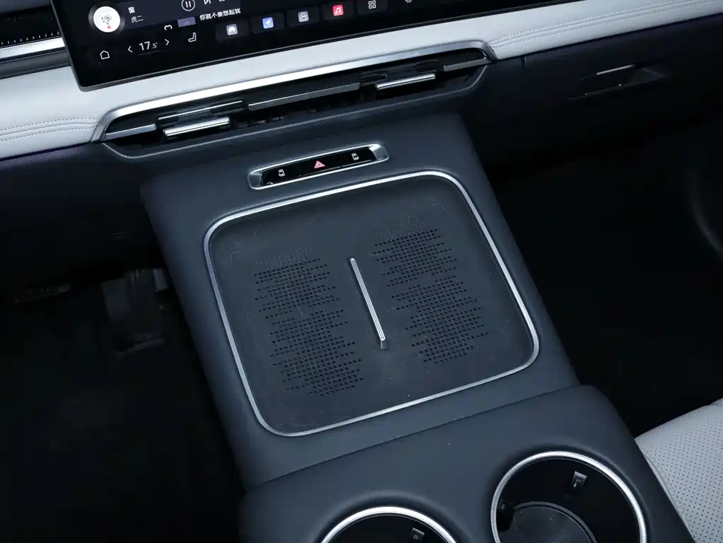 Lantu Automobile Lantu Dreamer 2025 PHEV AWD Premium Kunpeng Edition 2025 - thumbnail 10