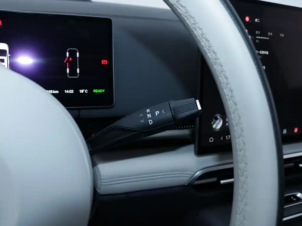 Lantu Automobile Lantu Dreamer 2025 PHEV AWD Premium Kunpeng Edition 2025 - thumbnail 11
