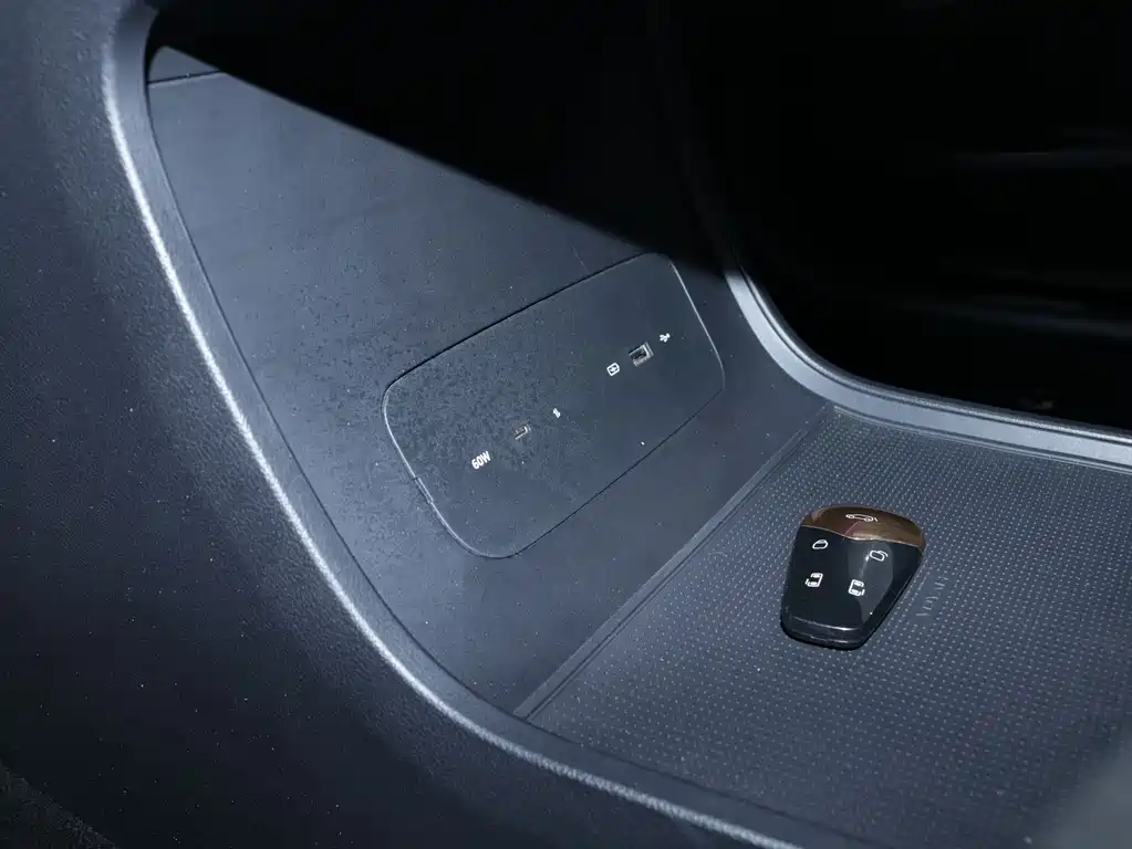 Lantu Automobile Lantu Dreamer 2025 PHEV AWD Premium Kunpeng Edition 2025 - thumbnail 13