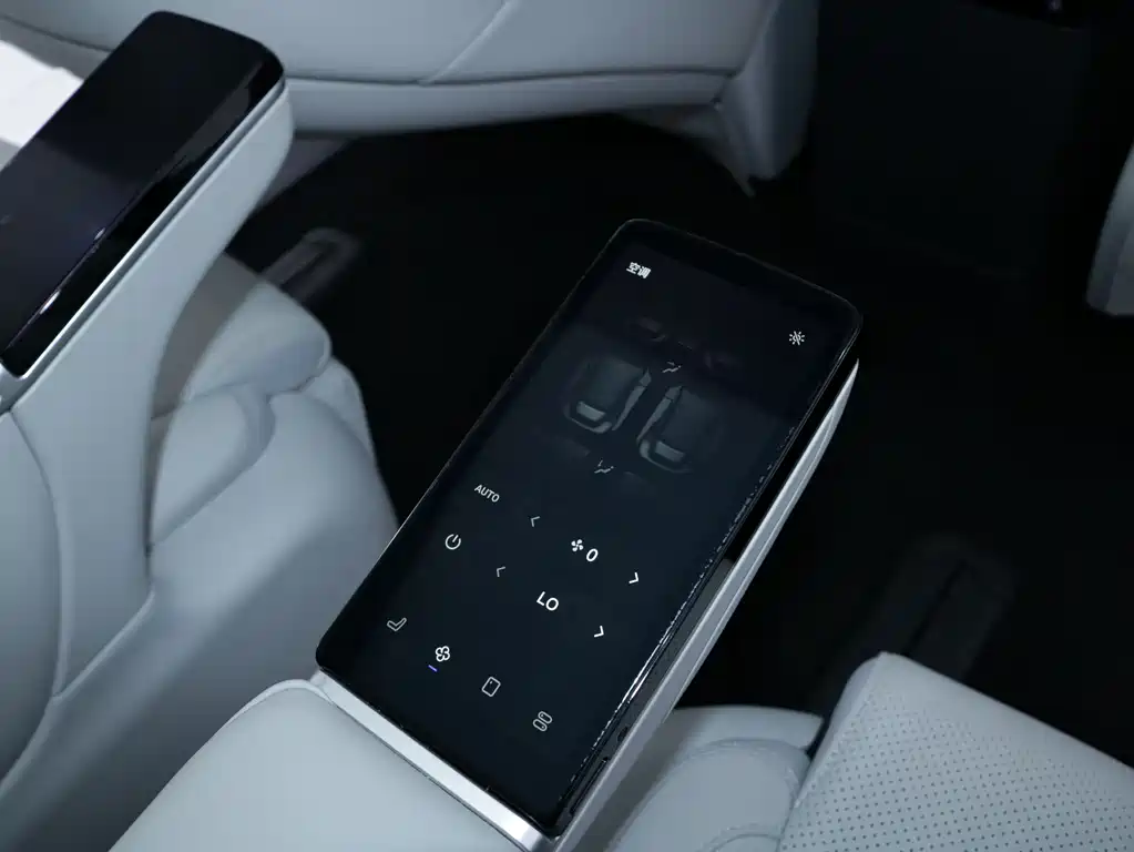 Lantu Automobile Lantu Dreamer 2025 PHEV AWD Premium Kunpeng Edition 2025 - thumbnail 21