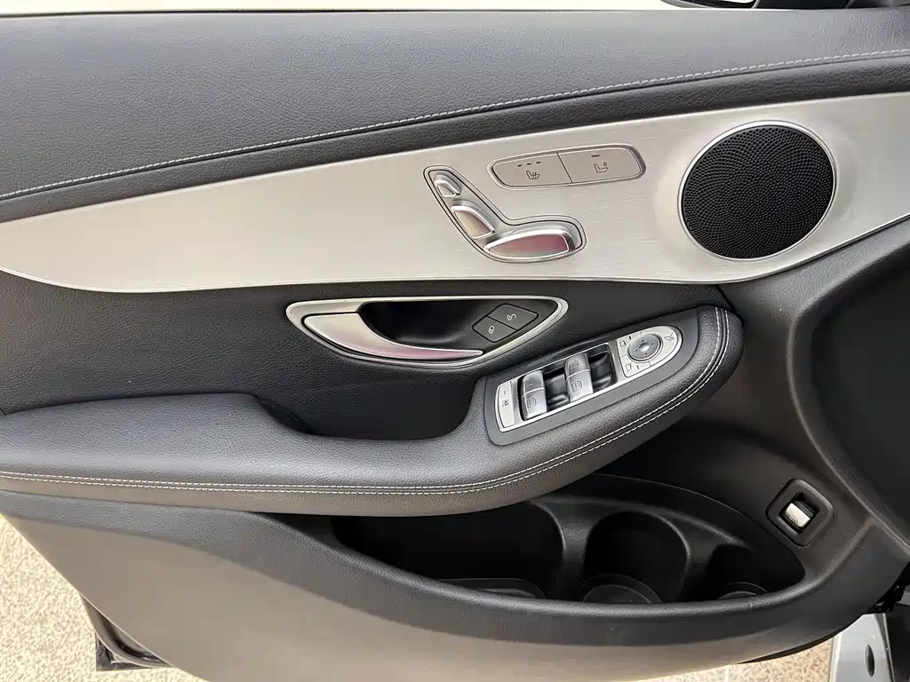 Mercedes-Benz Mercedes-Benz GLC 2022 GLC 260 L 4MATIC Sport Edition 2022 - thumbnail 29