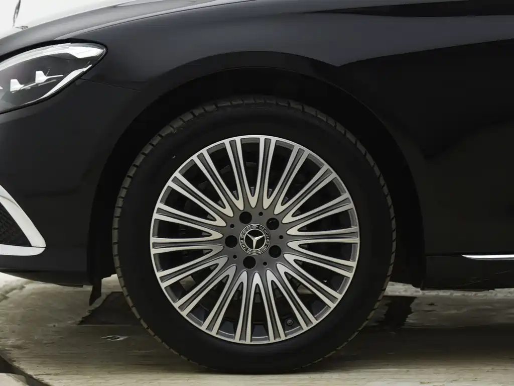 Mercedes-Benz Mercedes-Benz E-Class 2022 Model Year Facelift E 300 L Fashion Edition 2022 - thumbnail 4