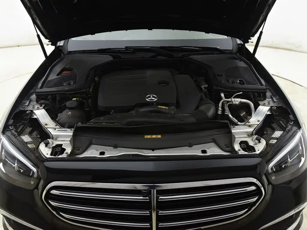 Mercedes-Benz Mercedes-Benz E-Class 2022 Model Year Facelift E 300 L Fashion Edition 2022 - thumbnail 13