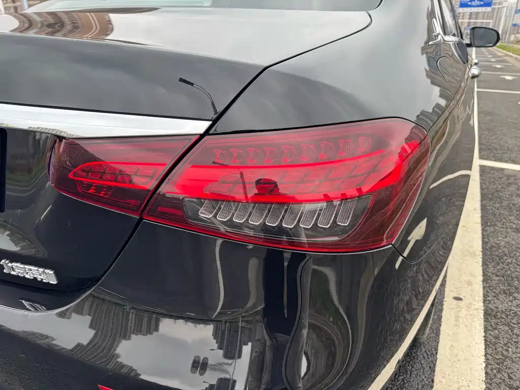 Mercedes-Benz Mercedes-Benz E-Class 2022 Model Year Facelift E 300 L Fashion Edition 2022 - thumbnail 26