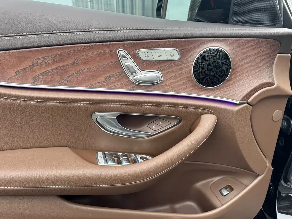 Mercedes-Benz Mercedes-Benz E-Class 2022 Model Year Facelift E 300 L Fashion Edition 2022 - thumbnail 27