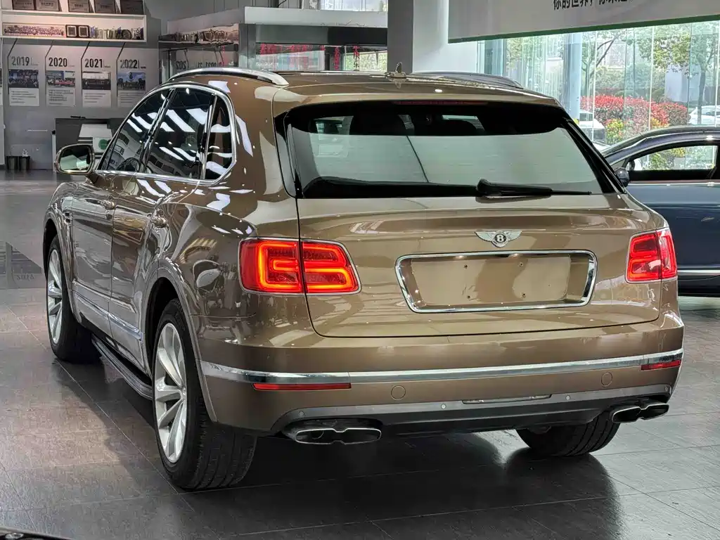 Bentley Bentayga 2018 4.0T V8 2019 - thumbnail 4