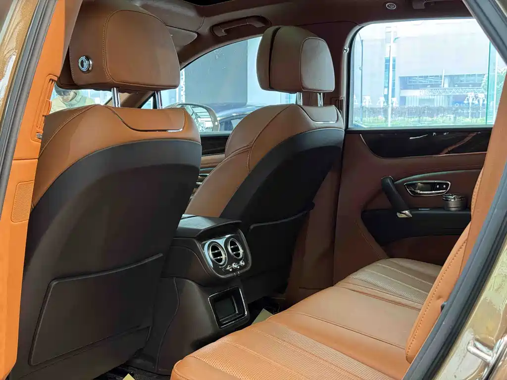 Bentley Bentayga 2018 4.0T V8 2019 - thumbnail 16