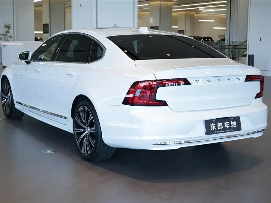 Volvo Volvo S90 2023 B5 Momentum Luxury Edition 2023 - thumbnail 10