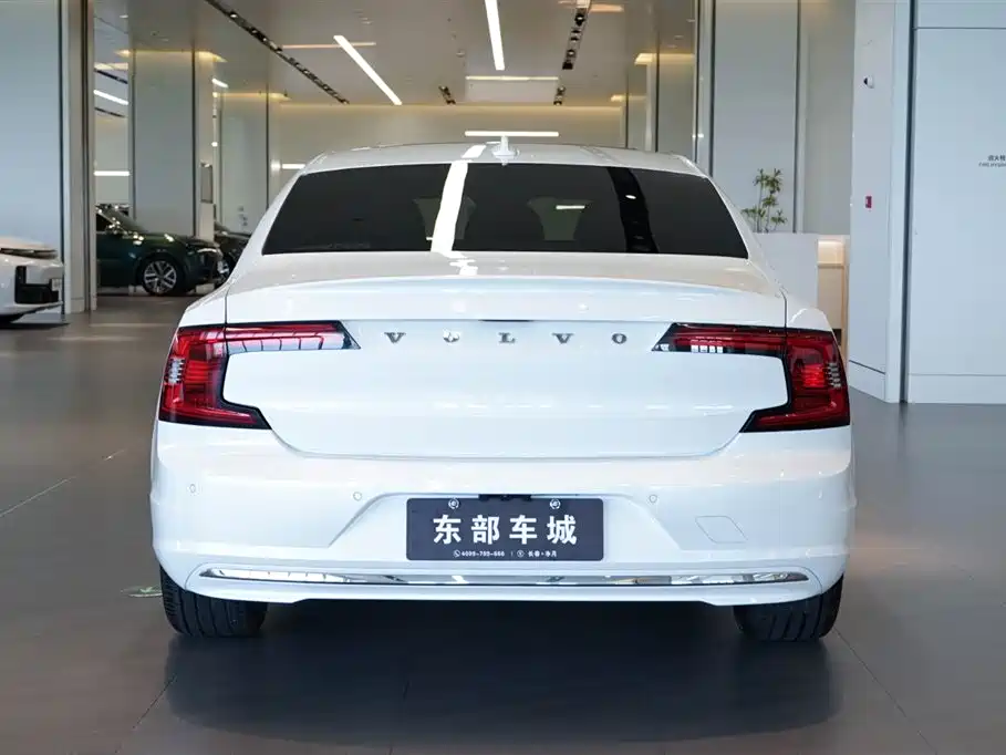 Volvo Volvo S90 2023 B5 Momentum Luxury Edition 2023 - thumbnail 11