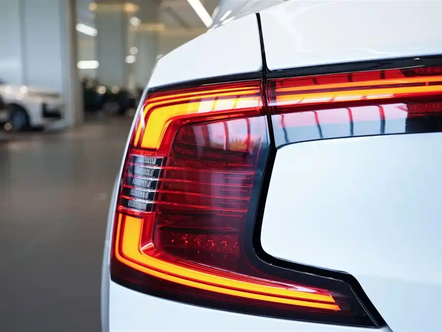 Volvo Volvo S90 2023 B5 Momentum Luxury Edition 2023 - thumbnail 14