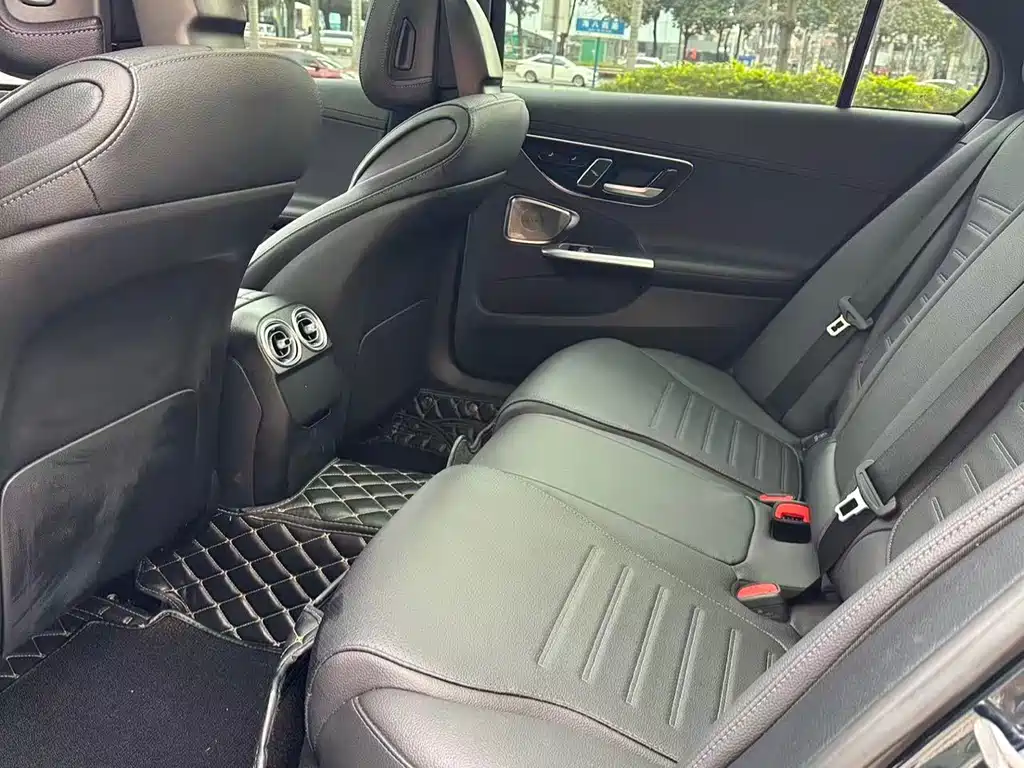 Mercedes-Benz Mercedes-Benz C-Class 2023 C 260 L Night Sport Edition 2023 - thumbnail 4
