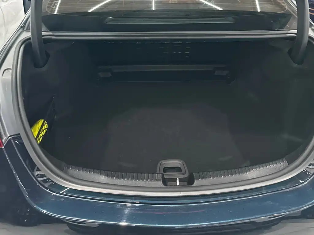 Mercedes-Benz Mercedes-Benz C-Class 2023 C 260 L Night Sport Edition 2023 - thumbnail 15