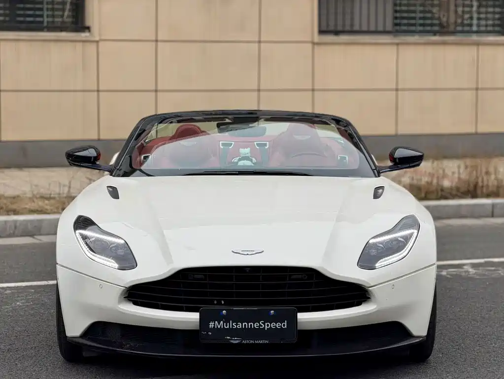 Aston Martin Aston Martin DB11 2019 4.0T V8 Volante 2019 - thumbnail 2