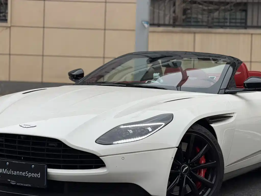 Aston Martin Aston Martin DB11 2019 4.0T V8 Volante 2019 - thumbnail 3