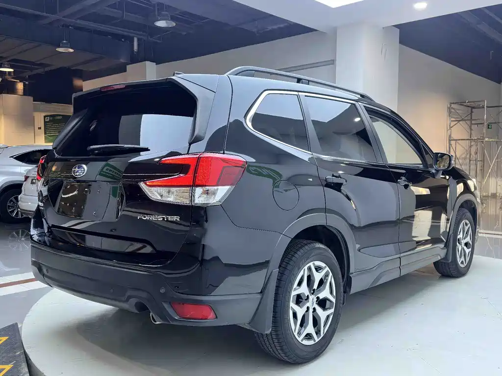 Subaru Subaru Forester 2021 2.0i Luxury Edition EyeSight 2021 - thumbnail 7
