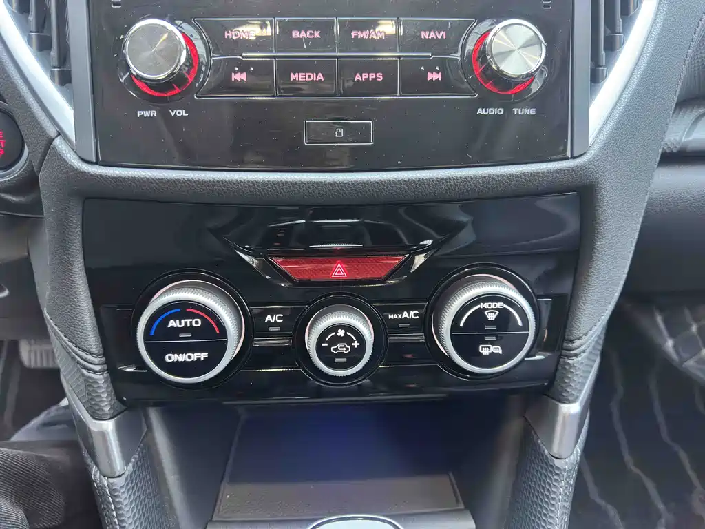 Subaru Subaru Forester 2021 2.0i Luxury Edition EyeSight 2021 - thumbnail 15