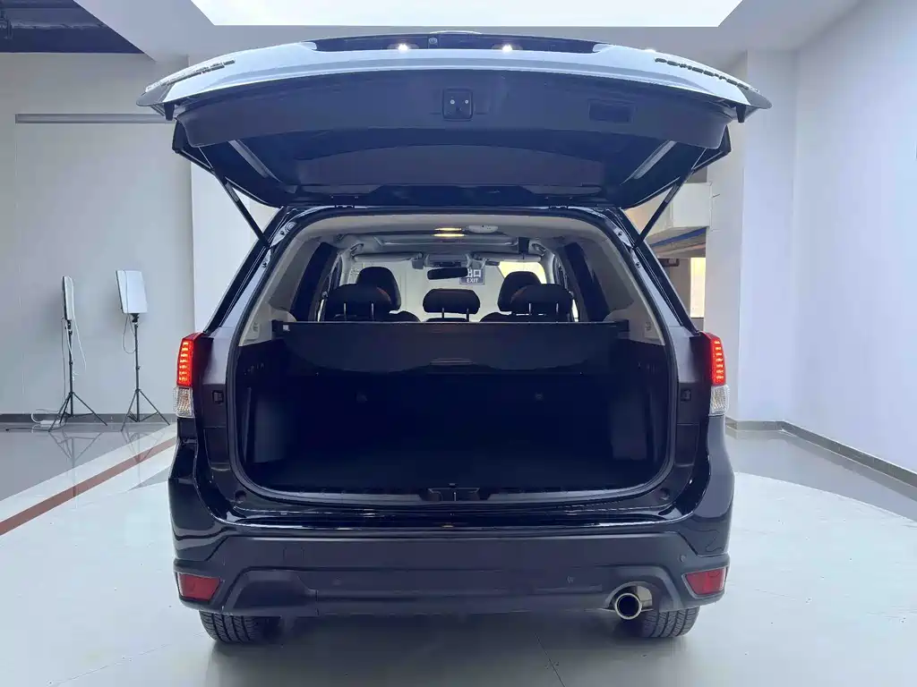 Subaru Subaru Forester 2021 2.0i Luxury Edition EyeSight 2021 - thumbnail 20