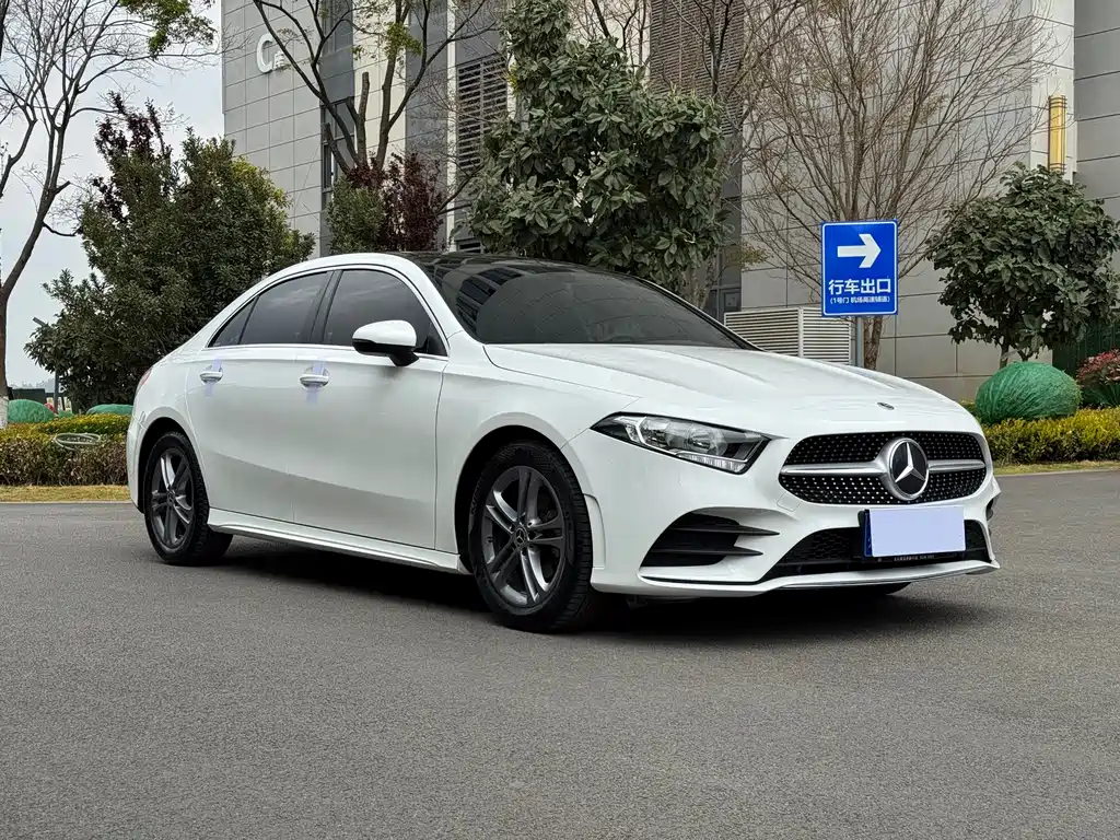 Mercedes-Benz Mercedes-Benz A-Class 2021 A 180 L Sport Sedan 2021 - thumbnail 3