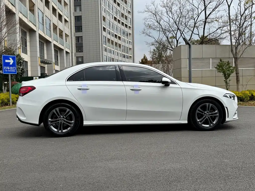 Mercedes-Benz Mercedes-Benz A-Class 2021 A 180 L Sport Sedan 2021 - thumbnail 7