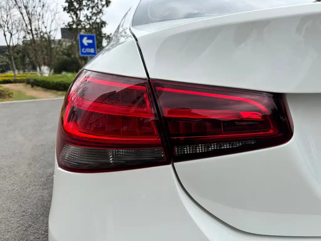 Mercedes-Benz Mercedes-Benz A-Class 2021 A 180 L Sport Sedan 2021 - thumbnail 10